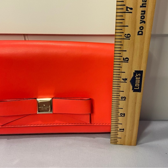 Kate Spade New York Cindy Wallet Pink/Salmon Color 9"x5.5" Magnetic Closure - Picture 7 of 7